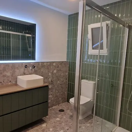 Aloja - Con 5 Hab - 3 Banos - Wifi - 10 Pax - Vut-7363-as Daire *